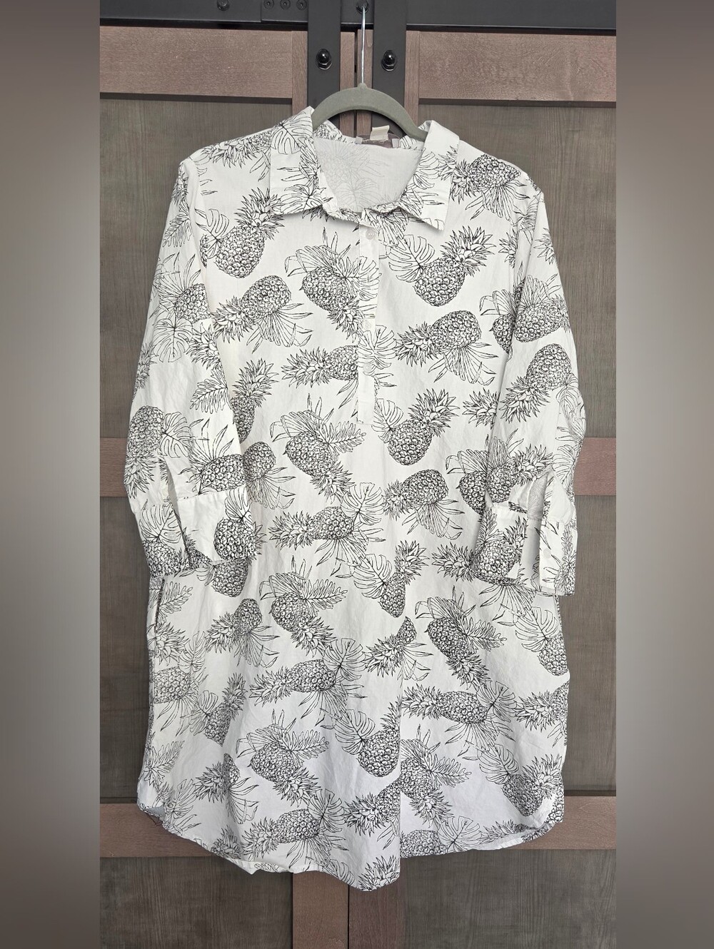 Charlie Paige White Button-Down Shirt Dress with Black Pineapple Print